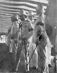 Hertugen av York og hans følge på Johnstons Pier, Singapore, illustrasjon fra The King, 25. mai 1901
